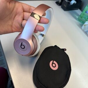 Beats headphones/Wireless/Rose Gold